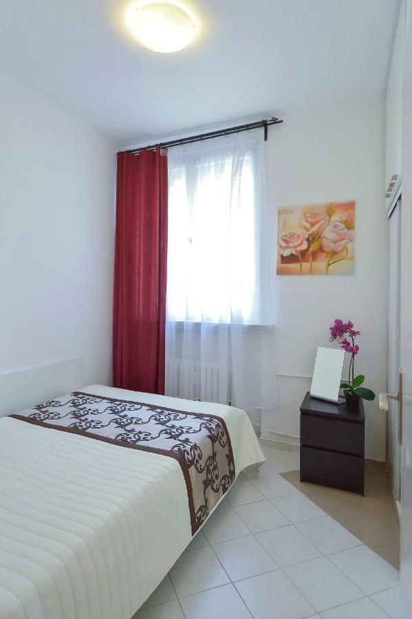 Modern Apartment Navratilova II Прага Экстерьер фото